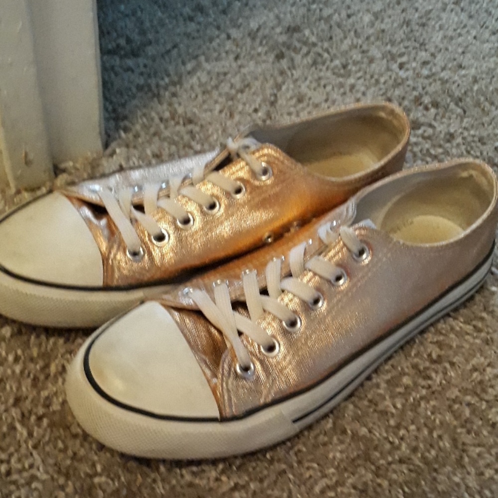 Shoes - Picture 2 of 2